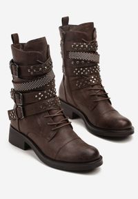 Renee - Brązowe Botki Workery Ozdobione Nitami i Klamrami Tullavia. Okazja: na co dzień. Zapięcie: klamry. Kolor: brązowy. Materiał: jeans, skóra. Wzór: aplikacja. Styl: casual #5