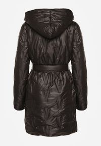 Renee - Czarna Pikowana Kurtka z Kapturem i Wiązanym Paskiem Elladie. Okazja: na co dzień. Typ kołnierza: kaptur. Kolor: czarny. Materiał: dzianina, jeans. Styl: casual #5