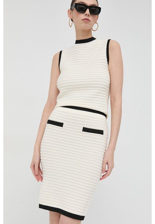 Marciano Guess spódnica kolor beżowy mini ołówkowa. Kolor: beżowy. Materiał: dzianina