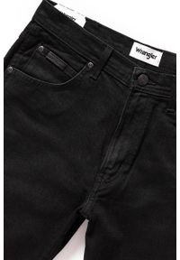 Wrangler - SPODNIE MĘSKIE WRANGLER ARIZONA STRETCH BLACK RINSEWASH W12ONP023. Okazja: do pracy. Długość: długie. Wzór: aplikacja. Sezon: lato. Styl: sportowy, elegancki, wizytowy, klasyczny