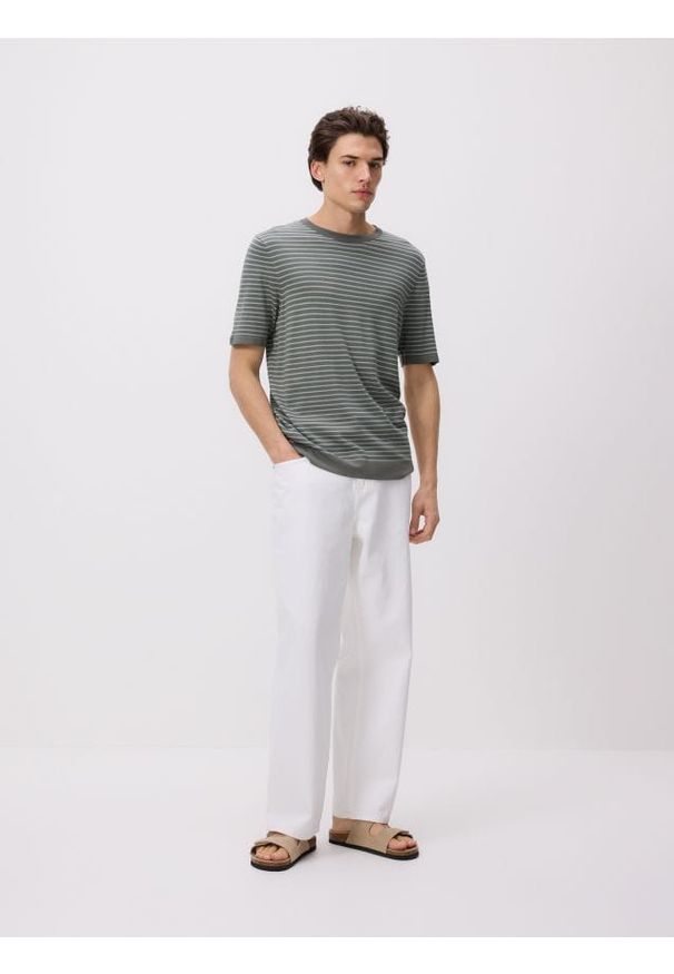 Reserved - Sweter z krótkim rękawem - zielony. Kolor: zielony. Materiał: dzianina, wiskoza. Długość rękawa: krótki rękaw. Długość: krótkie