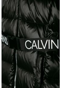 Calvin Klein Jeans - Kurtka puchowa dziecięca 140-176 cm. Okazja: na co dzień. Typ kołnierza: kaptur. Kolor: czarny. Materiał: puch. Styl: casual #2