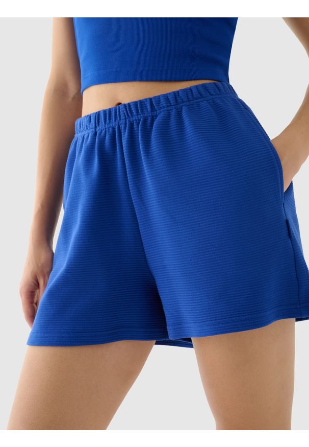 4f - 4F Spodenki dresowe damskie - niebieskie M. Okazja: na co dzień. Kolor: niebieski. Materiał: dresówka. Długość: krótkie. Wzór: prążki. Styl: casual, sportowy