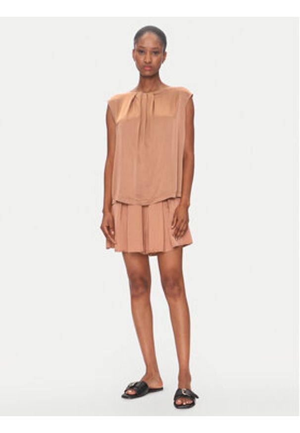 ViCOLO Bluzka TD0763 Brązowy Regular Fit. Kolor: brązowy. Materiał: syntetyk