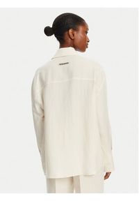 Patrizia Pepe Koszula 2C1602 A052 B823 Écru Regular Fit. Materiał: wiskoza