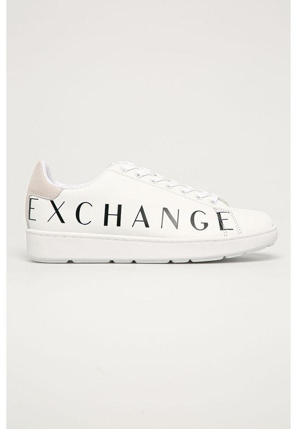 Armani Exchange - Buty. Nosek buta: okrągły. Zapięcie: sznurówki. Kolor: biały. Materiał: syntetyk, materiał, skóra ekologiczna, guma. Szerokość cholewki: normalna