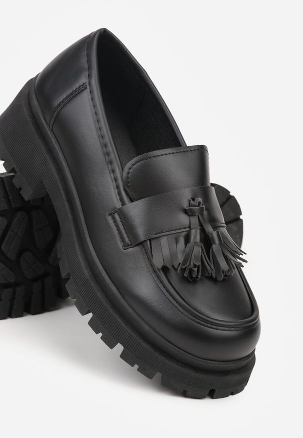 Born2be - Czarne Mokasyny na Grubej Podeszwie z Frędzlami Sewolia. Kolor: czarny. Materiał: jeans