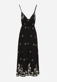 Born2be - Czarna Sukienka z Wiskozy Ozdobiona Haftami Lunireia. Okazja: na co dzień. Typ kołnierza: dekolt w kształcie V. Kolor: czarny. Materiał: wiskoza. Długość rękawa: na ramiączkach. Wzór: aplikacja, haft. Typ sukienki: proste. Styl: casual #5