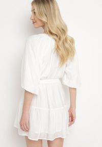 Born2be - Biała Sukienka Hyromela. Kolor: biały. Materiał: materiał, tkanina. Wzór: gładki. Typ sukienki: rozkloszowane. Długość: mini #4