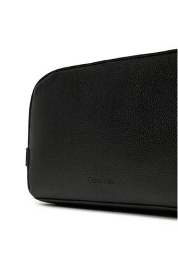 Calvin Klein Kosmetyczka Micropebble Washbag/Dopp Kit LV04D1036G Czarny. Kolor: czarny. Materiał: skóra