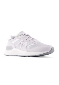Buty damskie New Balance WW880BA7 – szare. Okazja: na spacer, na co dzień. Kolor: szary. Materiał: guma, skóra, materiał, syntetyk. Szerokość cholewki: normalna. Sport: turystyka piesza, fitness #2