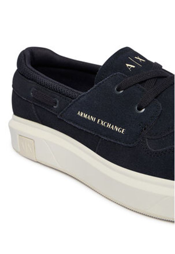 Armani Exchange Sneakersy XM002686 AF17369 ZB004 Granatowy. Kolor: niebieski. Materiał: zamsz, skóra