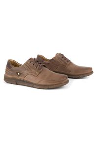 Polbut Buty męskie casual J55 brązowe. Okazja: na co dzień. Kolor: brązowy. Materiał: jeans, skóra. Sezon: jesień, wiosna. Styl: casual #8