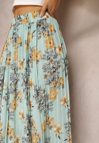 Renee - Miętowa Spódnica Ozdobiona Plisami z Gumką w Pasie i Elastyczną Podszewką Vislo. Kolor: miętowy. Wzór: aplikacja. Sezon: lato. Styl: boho #4