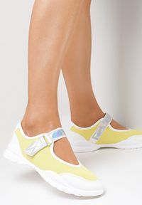 Born2be - Żółte Buty Sportowe Syrinix. Okazja: na co dzień. Nosek buta: okrągły. Zapięcie: pasek. Kolor: żółty. Materiał: materiał, jeans. Obcas: na obcasie