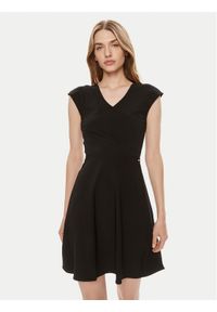 Armani Exchange Sukienka koktajlowa 8NYA95 YJ83Z 1200 Czarny Slim Fit. Kolor: czarny. Materiał: syntetyk. Styl: wizytowy #1