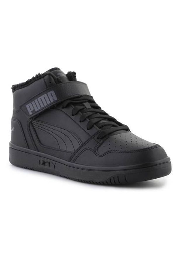 Buty do chodzenia męskie Puma Rebound Mid Strap Wtr. Zapięcie: rzepy. Kolor: czarny. Materiał: materiał, syntetyk. Szerokość cholewki: normalna. Sport: turystyka piesza