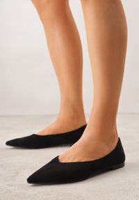 Born2be - Czarne Balerinki z Imitacji Zamszu z Noskiem w Szpic Egynome. Okazja: na co dzień, na spotkanie biznesowe, do pracy. Kolor: czarny. Materiał: zamsz. Styl: casual, biznesowy, elegancki #2