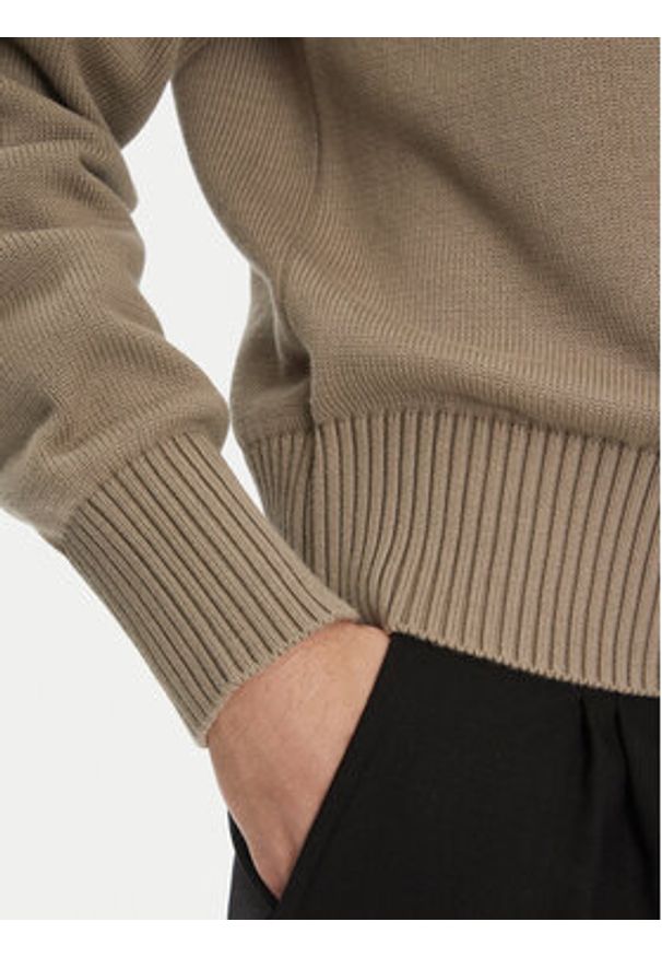 AMI PARIS - AMI Paris Sweter HKS163.KN0063 Szary Regular Fit. Kolor: szary. Materiał: bawełna