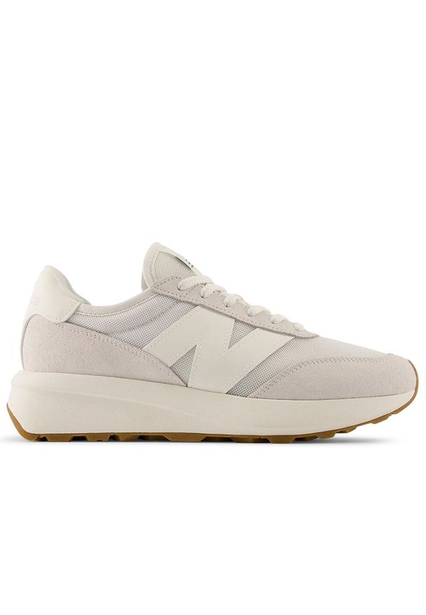 Buty unisex New Balance U370SG - beżowe. Zapięcie: sznurówki. Kolor: beżowy. Materiał: zamsz, guma, skóra. Szerokość cholewki: normalna. Sezon: lato