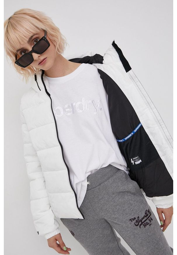 Superdry - Kurtka. Kolor: biały. Materiał: materiał