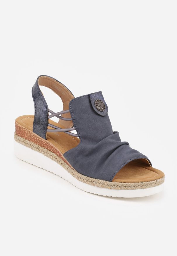 Born2be - Niebieskie Sandały na Koturnie z Marszczoną Cholewką i Metaliczną Aplikacją Teodlar. Zapięcie: bez zapięcia. Kolor: niebieski. Materiał: jeans, len. Wzór: aplikacja. Sezon: lato. Obcas: na koturnie. Styl: boho. Wysokość obcasa: średni