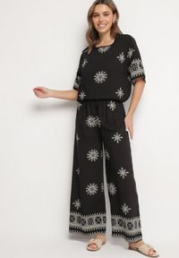 Born2be - Czarny Wiskozowy Komplet w Stylu Boho z Haftem T-shirt i Szerokie Spodnie Zevanya. Kolor: czarny. Materiał: wiskoza. Wzór: haft