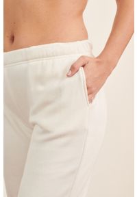 Etam - Spodnie piżamowe LEROY. Kolor: beżowy. Materiał: dzianina #3