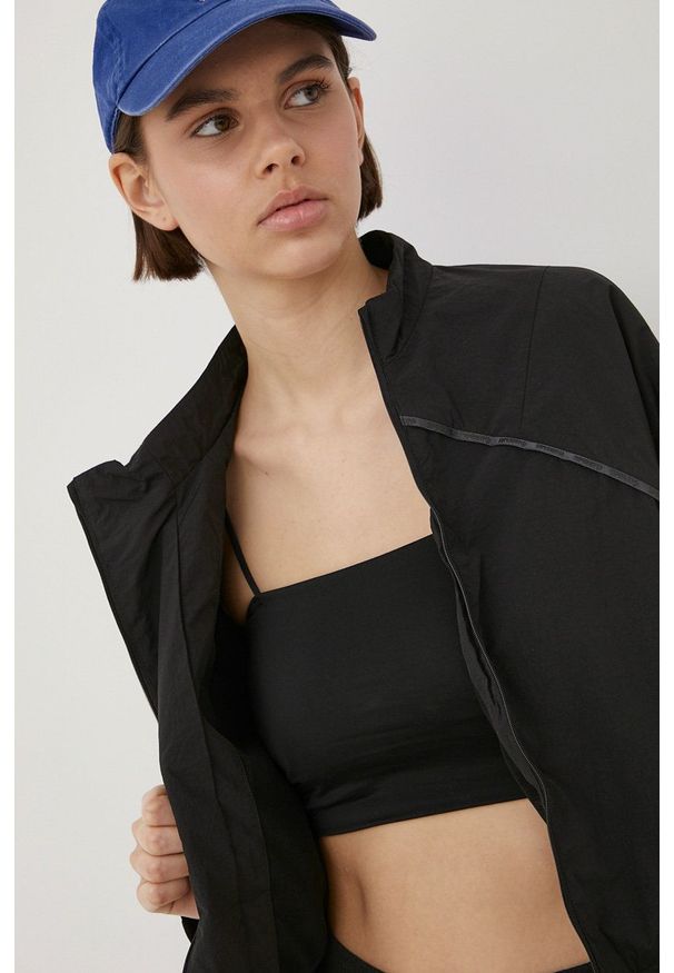 Superdry kurtka damska kolor czarny przejściowa. Kolor: czarny. Materiał: materiał