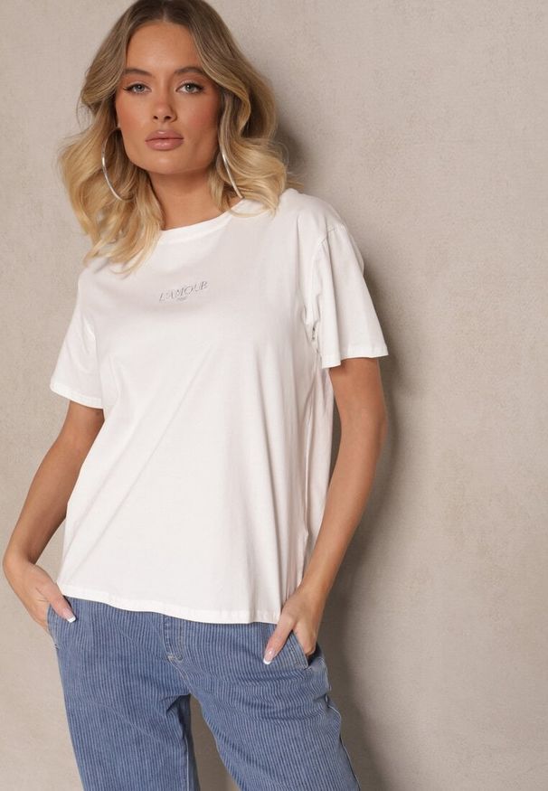 Renee - Biały Bawełniany T-shirt z Napisem Marivetha. Okazja: na co dzień. Kolor: biały. Materiał: bawełna. Wzór: napisy. Styl: casual, elegancki