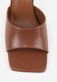 Renee - Brązowe Klapki na Szpilce z Kwadratowym Noskiem Peep Toe Avenata. Okazja: na co dzień, na randkę. Nosek buta: otwarty. Kolor: brązowy. Materiał: jeans, skóra, koronka. Obcas: na szpilce. Styl: casual #6