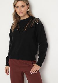 Born2be - Czarny Sweter z Siateczkowymi Wstawkami z Cekinami Perełkami i Koralikami Evoriana. Okazja: na co dzień. Kolor: czarny. Materiał: jeans. Styl: glamour, casual, elegancki #1