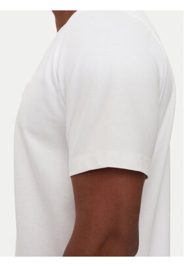 Guess T-Shirt M4YI0A KCCM1 Biały Regular Fit. Kolor: biały. Materiał: bawełna