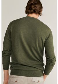 Mango Man - Sweter Ten. Kolor: zielony. Materiał: bawełna, dzianina, kaszmir, poliamid, elastan. Długość rękawa: długi rękaw. Długość: długie. Wzór: gładki #4