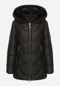 Born2be - Czarna Taliowana Kurtka Pikowana z Kapturem z Futrem Nalaseva. Okazja: na co dzień. Typ kołnierza: kaptur. Kolor: czarny. Materiał: futro. Sezon: zima. Styl: casual, elegancki #4