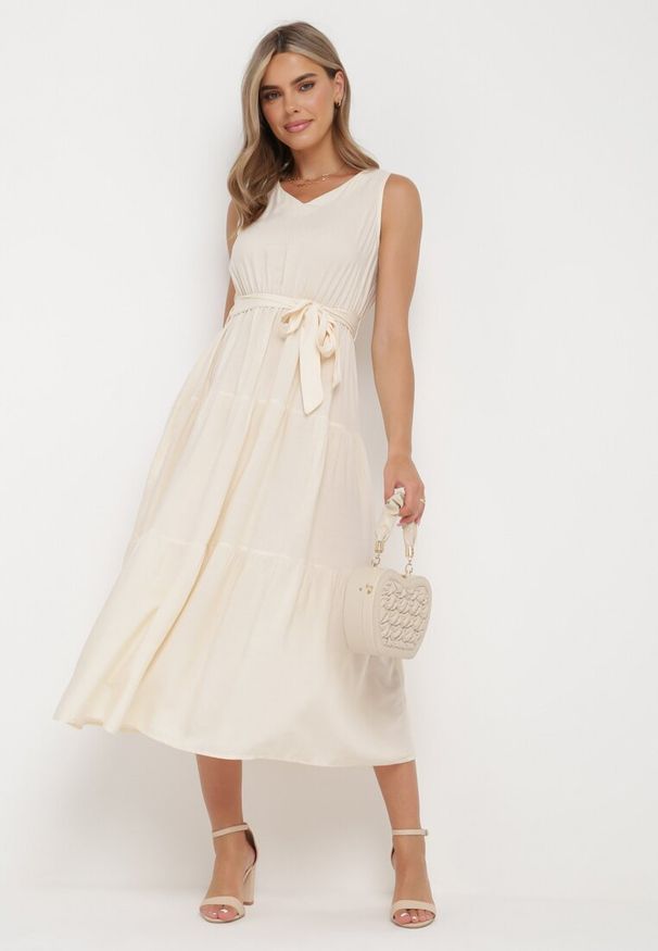 Born2be - Beżowa Wiskozowa Sukienka Midi z Gumką w Pasie i Materiałowym Paskiem Bicuh. Kolor: beżowy. Materiał: wiskoza, materiał. Długość: midi