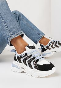 Born2be - Biało-Czarne Sneakersy na Platformie z Brokatowymi Wstawkami Flenai. Kolor: biały. Wzór: aplikacja. Obcas: na platformie