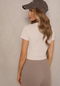 Renee - Beżowy Krótki T-shirt z Prążkowanej Tkaniny Teloma. Kolor: beżowy. Materiał: tkanina, prążkowany. Długość: krótkie. Styl: klasyczny, elegancki