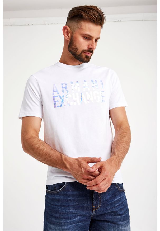 Armani Exchange - T-SHIRT ARMANI EXCHANGE. Materiał: bawełna. Długość rękawa: krótki rękaw. Długość: krótkie. Wzór: napisy