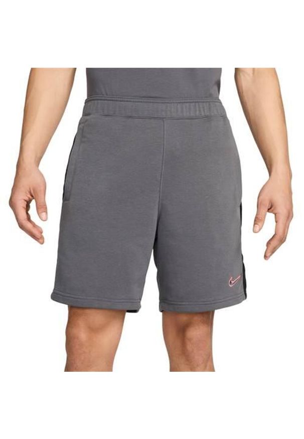 Spodnie sportowe męskie Nike FZ4708068. Kolor: szary. Długość: krótkie