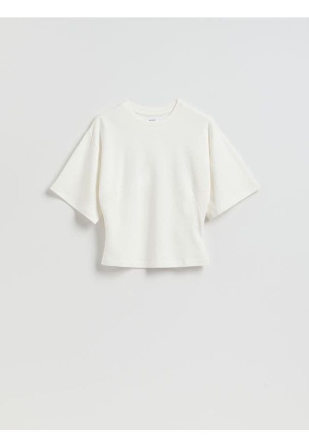 Reserved - Bawełniany t-shirt - złamana biel. Materiał: bawełna. Styl: klasyczny