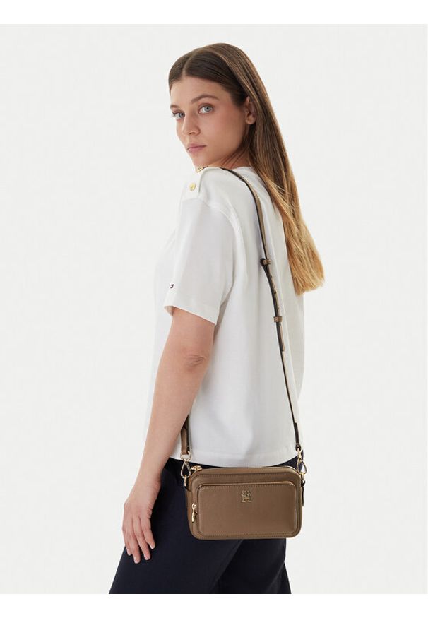 TOMMY HILFIGER - Tommy Hilfiger Torebka Th Icon Camera Bag AW0AW18120 Brązowy. Kolor: brązowy. Materiał: skórzane