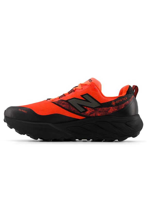 Buty męskie New Balance Fresh Foam X Hierro v9 Gore-Tex MTHIGLC9 – pomarańczowe. Kolor: czarny. Materiał: guma. Szerokość cholewki: normalna. Technologia: Gore-Tex. Sport: wspinaczka, bieganie, fitness