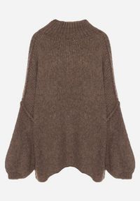 Born2be - Jasnobrązowy Golf z Wełną o Kroju Oversize z Obniżoną Linią Ramion Lilenae. Okazja: na co dzień. Typ kołnierza: golf. Kolor: brązowy. Materiał: wełna. Długość rękawa: długi rękaw. Długość: długie. Sezon: zima, jesień. Styl: casual, elegancki #3