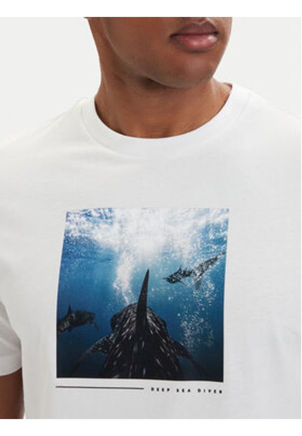 BOSS T-Shirt Creature 50561861 Kremowy Regular Fit. Kolor: kremowy. Materiał: bawełna