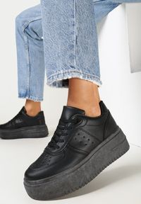Born2be - Czarne Sneakersy Yakti. Wysokość cholewki: przed kostkę. Nosek buta: okrągły. Kolor: czarny. Materiał: materiał, skóra ekologiczna. Szerokość cholewki: normalna. Obcas: na platformie #1