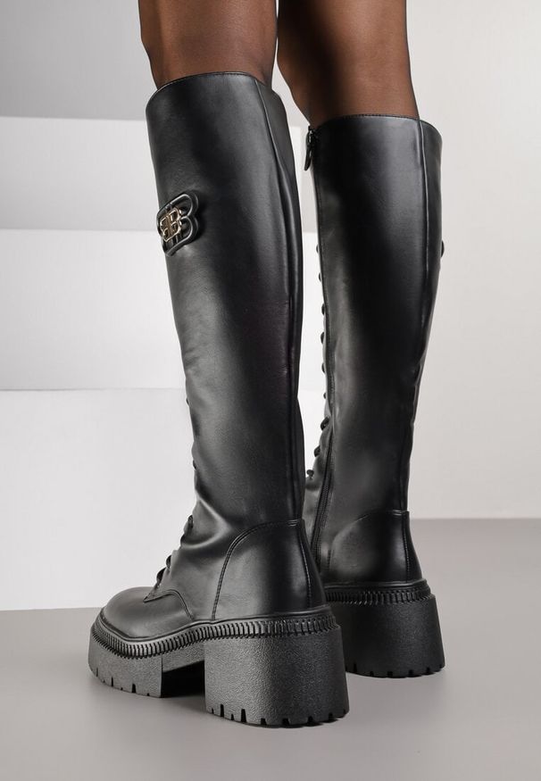 Renee - Czarne Kozaki Vicesu w Stylu Grunge ze Sznurowaną Cholewką i Platformą Laurotte. Kolor: czarny. Materiał: jeans, skóra. Szerokość cholewki: normalna. Obcas: na platformie. Styl: rockowy