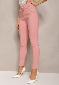 Renee - Ciemnoróżowe Spodnie z Elastycznej Bawełny z Marszczoną Gumką w Pasie Achome. Kolor: różowy. Materiał: bawełna #4