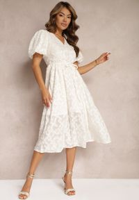 Renee - Jasnobeżowa Koronkowa Sukienka Midi z Wiskozy Olikis. Kolor: beżowy. Materiał: koronka, wiskoza. Styl: elegancki. Długość: midi