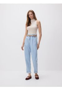 Reserved - Jeansy paperbag z dłuższą nogawką - niebieski. Kolor: niebieski. Długość: długie #1